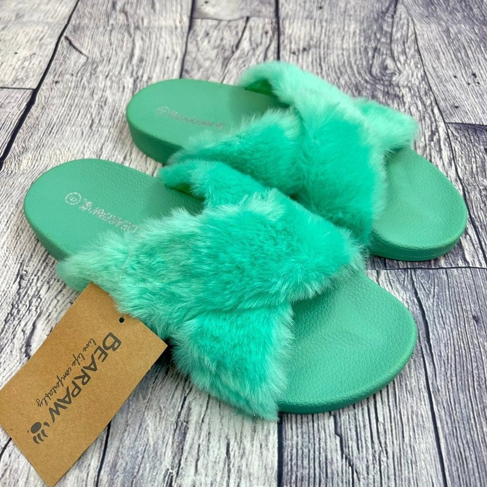 NEW Bearpaw Lauryn Fluffly womens size 9 sandals flip flop Fur Slides green